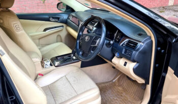 Toyota Camry Hybrid full