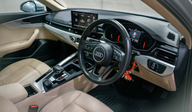 Audi A4 40 TFSI Premium Plus full