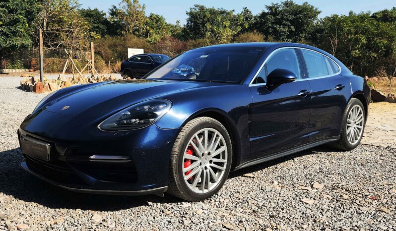 Porsche Panamera Turbo full