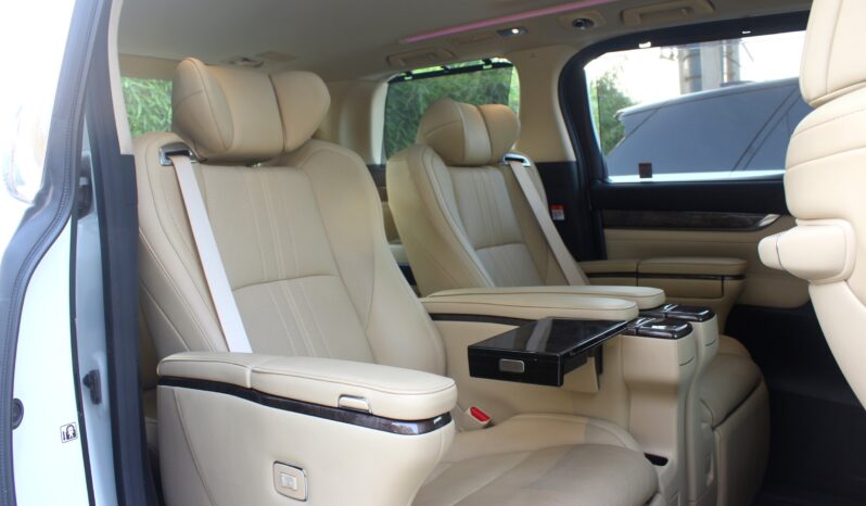 Toyota Vellfire Executive Lounge full