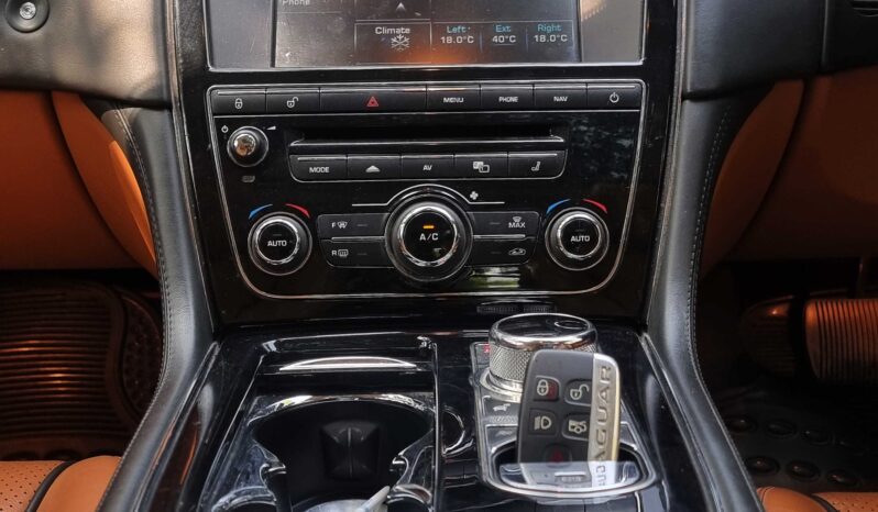 Jaguar XJL Portfolio 3.0 full
